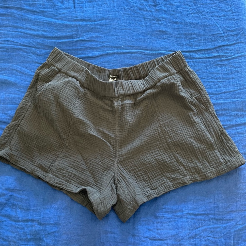 Madewell plus easy pull-on shorts in lightspun; 2x; black coal color